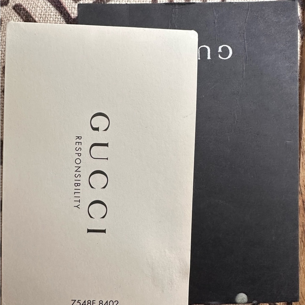 Gucci Black Crossbody Bag with Chain Strap and Iconic Logo - Picture 12 of 12